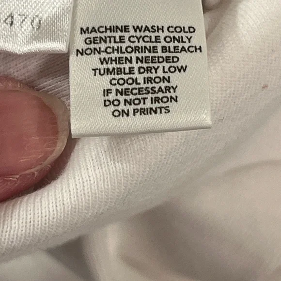 LOFT whited Fitted tee shirt. Long sleeve, v neck size small - Picture 7 of 7